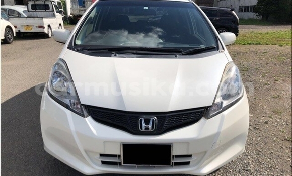 Acheter Occasion Voiture Honda Fit Blanc à Beitbridge, Matabeleland South Acheter Occasion Voiture Honda Fit Blanc à Beitbridge, Matabeleland South