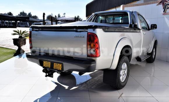 Buy Used Toyota Hilux Silver Car in Beitbridge in Matabeleland South Buy Used Toyota Hilux Silver Car in Beitbridge in Matabeleland South