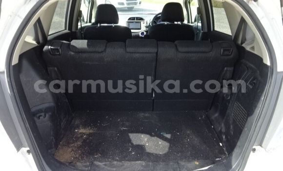 Buy Used Honda Fit White Car in Beitbridge in Matabeleland South Buy Used Honda Fit White Car in Beitbridge in Matabeleland South