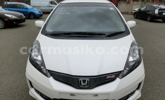Acheter Occasion Voiture Honda Fit Blanc à Beitbridge, Matabeleland South Acheter Occasion Voiture Honda Fit Blanc à Beitbridge, Matabeleland South