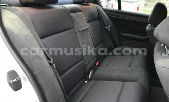 Tenga Tsaru BMW 3–Series Sirivha Mota in Beitbridge in Matabeleland South Tenga Tsaru BMW 3–Series Sirivha Mota in Beitbridge in Matabeleland South