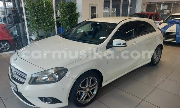 Acheter Occasion Voiture Mercedes-Benz A200 Blanc à Beitbridge, Matabeleland South Acheter Occasion Voiture Mercedes-Benz A200 Blanc à Beitbridge, Matabeleland South