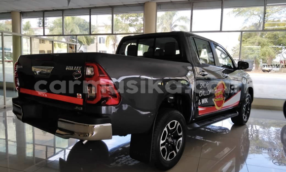 Tenga Itsva Toyota Hilux Nhema Mota in Gomo Rinonakidza in Harare Tenga Itsva Toyota Hilux Nhema Mota in Gomo Rinonakidza in Harare
