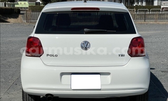 Nunua Ilio tumika Volkswagen Polo Nyeupe Gari ndani ya Beitbridge nchini Matabeleland Kusini Nunua Ilio tumika Volkswagen Polo Nyeupe Gari ndani ya Beitbridge nchini Matabeleland Kusini