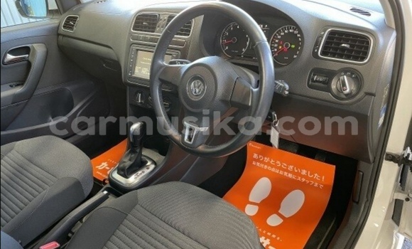 Nunua Ilio tumika Volkswagen Polo Nyeupe Gari ndani ya Beitbridge nchini Matabeleland Kusini Nunua Ilio tumika Volkswagen Polo Nyeupe Gari ndani ya Beitbridge nchini Matabeleland Kusini