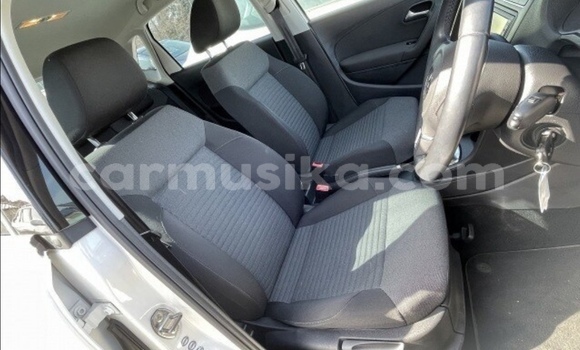 Nunua Ilio tumika Volkswagen Polo Nyeupe Gari ndani ya Beitbridge nchini Matabeleland Kusini Nunua Ilio tumika Volkswagen Polo Nyeupe Gari ndani ya Beitbridge nchini Matabeleland Kusini