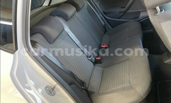 Nunua Ilio tumika Volkswagen Polo Nyeupe Gari ndani ya Beitbridge nchini Matabeleland Kusini Nunua Ilio tumika Volkswagen Polo Nyeupe Gari ndani ya Beitbridge nchini Matabeleland Kusini