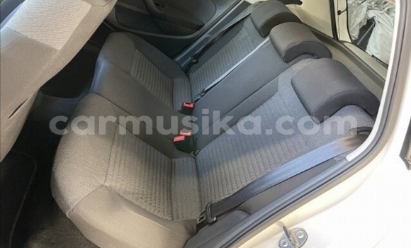 Nunua Ilio tumika Volkswagen Polo Nyeupe Gari ndani ya Beitbridge nchini Matabeleland Kusini Nunua Ilio tumika Volkswagen Polo Nyeupe Gari ndani ya Beitbridge nchini Matabeleland Kusini