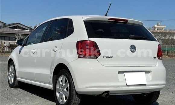 Nunua Ilio tumika Volkswagen Polo Nyeupe Gari ndani ya Beitbridge nchini Matabeleland Kusini Nunua Ilio tumika Volkswagen Polo Nyeupe Gari ndani ya Beitbridge nchini Matabeleland Kusini