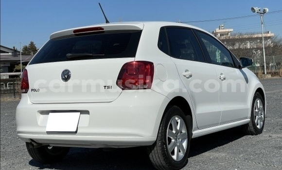 Nunua Ilio tumika Volkswagen Polo Nyeupe Gari ndani ya Beitbridge nchini Matabeleland Kusini Nunua Ilio tumika Volkswagen Polo Nyeupe Gari ndani ya Beitbridge nchini Matabeleland Kusini