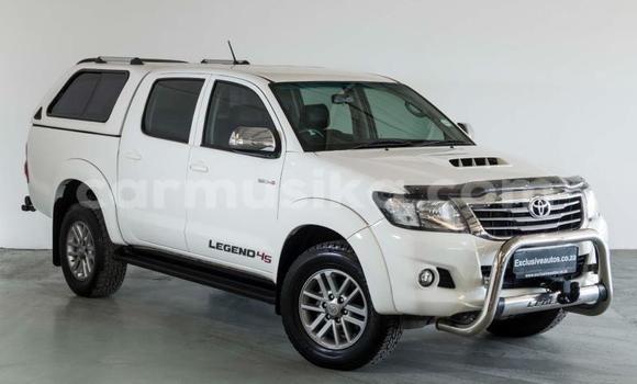 Buy Used Toyota Hilux White Car in Beitbridge in Matabeleland South Buy Used Toyota Hilux White Car in Beitbridge in Matabeleland South