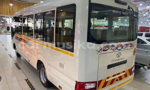 Acheter Occasion Voiture Toyota Coaster Blanc à Beitbridge, Matabeleland South Acheter Occasion Voiture Toyota Coaster Blanc à Beitbridge, Matabeleland South