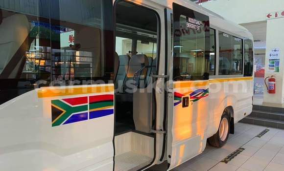 Acheter Occasion Voiture Toyota Coaster Blanc à Beitbridge, Matabeleland South Acheter Occasion Voiture Toyota Coaster Blanc à Beitbridge, Matabeleland South