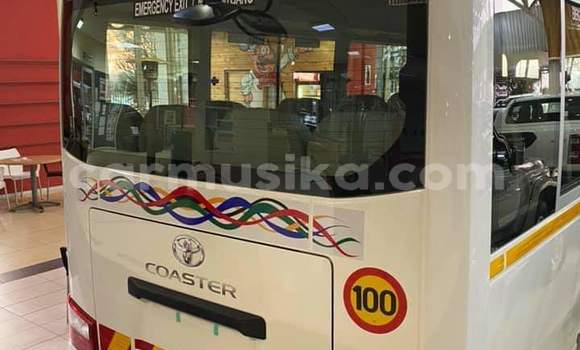 Acheter Occasion Voiture Toyota Coaster Blanc à Beitbridge, Matabeleland South Acheter Occasion Voiture Toyota Coaster Blanc à Beitbridge, Matabeleland South