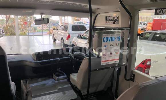 Acheter Occasion Voiture Toyota Coaster Blanc à Beitbridge, Matabeleland South Acheter Occasion Voiture Toyota Coaster Blanc à Beitbridge, Matabeleland South