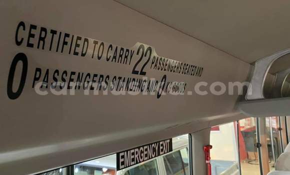 Acheter Occasion Voiture Toyota Coaster Blanc à Beitbridge, Matabeleland South Acheter Occasion Voiture Toyota Coaster Blanc à Beitbridge, Matabeleland South