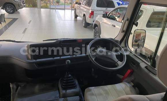 Acheter Occasion Voiture Toyota Coaster Blanc à Beitbridge, Matabeleland South Acheter Occasion Voiture Toyota Coaster Blanc à Beitbridge, Matabeleland South