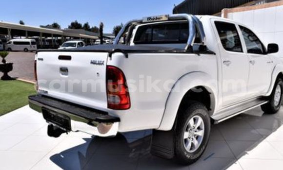 Nunua Ilio tumika Toyota Hilux Nyeupe Gari ndani ya Beitbridge nchini Matabeleland Kusini Nunua Ilio tumika Toyota Hilux Nyeupe Gari ndani ya Beitbridge nchini Matabeleland Kusini