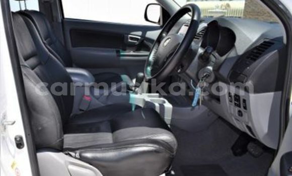 Nunua Ilio tumika Toyota Hilux Nyeupe Gari ndani ya Beitbridge nchini Matabeleland Kusini Nunua Ilio tumika Toyota Hilux Nyeupe Gari ndani ya Beitbridge nchini Matabeleland Kusini