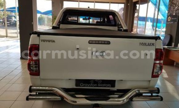 Buy Used Toyota Hilux White Car in Beitbridge in Matabeleland South Buy Used Toyota Hilux White Car in Beitbridge in Matabeleland South