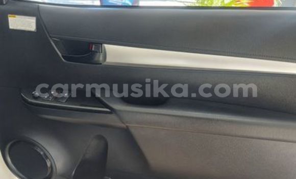 Acheter Occasion Voiture Toyota Hilux Blanc à Beitbridge, Matabeleland South Acheter Occasion Voiture Toyota Hilux Blanc à Beitbridge, Matabeleland South