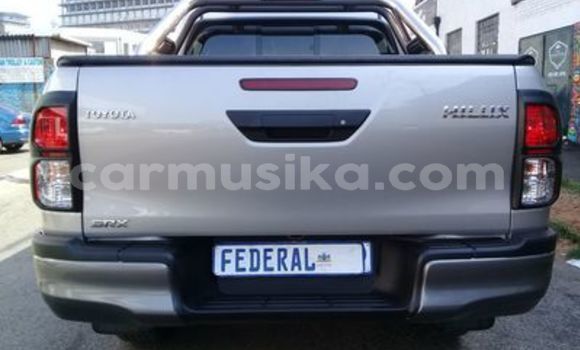 Tenga Tsaru Toyota Hilux Zvimwe Mota in Beitbridge in Matabeleland South Tenga Tsaru Toyota Hilux Zvimwe Mota in Beitbridge in Matabeleland South