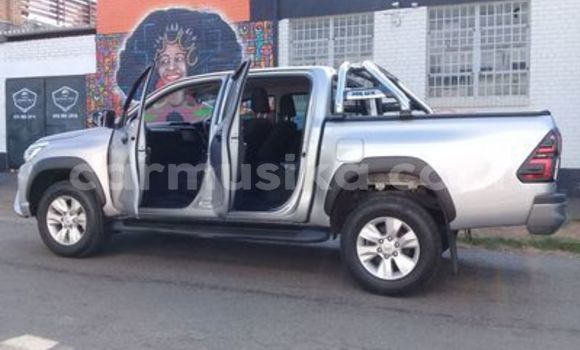 Tenga Tsaru Toyota Hilux Zvimwe Mota in Beitbridge in Matabeleland South Tenga Tsaru Toyota Hilux Zvimwe Mota in Beitbridge in Matabeleland South