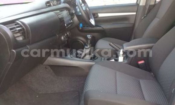 Tenga Tsaru Toyota Hilux Zvimwe Mota in Beitbridge in Matabeleland South Tenga Tsaru Toyota Hilux Zvimwe Mota in Beitbridge in Matabeleland South