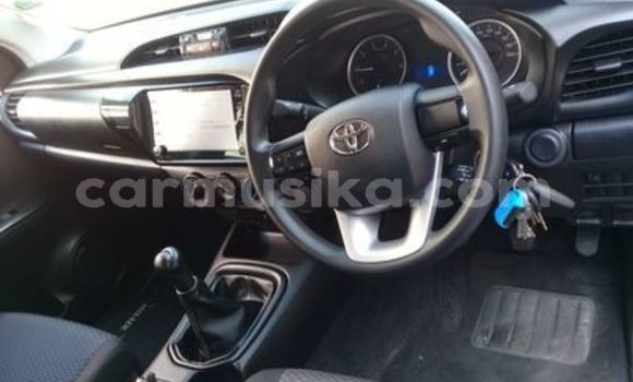 Tenga Tsaru Toyota Hilux Zvimwe Mota in Beitbridge in Matabeleland South Tenga Tsaru Toyota Hilux Zvimwe Mota in Beitbridge in Matabeleland South