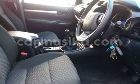 Tenga Tsaru Toyota Hilux Zvimwe Mota in Beitbridge in Matabeleland South Tenga Tsaru Toyota Hilux Zvimwe Mota in Beitbridge in Matabeleland South