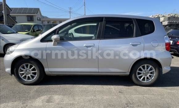 Nunua Ilio tumika Honda Fit Fedha Gari ndani ya Beitbridge nchini Matabeleland Kusini Nunua Ilio tumika Honda Fit Fedha Gari ndani ya Beitbridge nchini Matabeleland Kusini