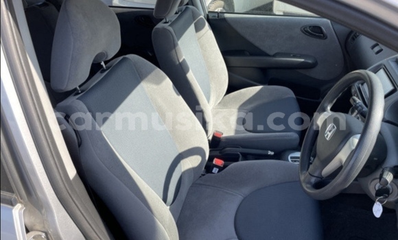 Nunua Ilio tumika Honda Fit Fedha Gari ndani ya Beitbridge nchini Matabeleland Kusini Nunua Ilio tumika Honda Fit Fedha Gari ndani ya Beitbridge nchini Matabeleland Kusini