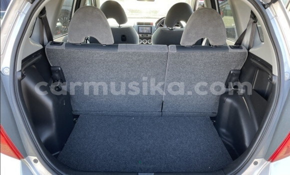 Nunua Ilio tumika Honda Fit Fedha Gari ndani ya Beitbridge nchini Matabeleland Kusini Nunua Ilio tumika Honda Fit Fedha Gari ndani ya Beitbridge nchini Matabeleland Kusini