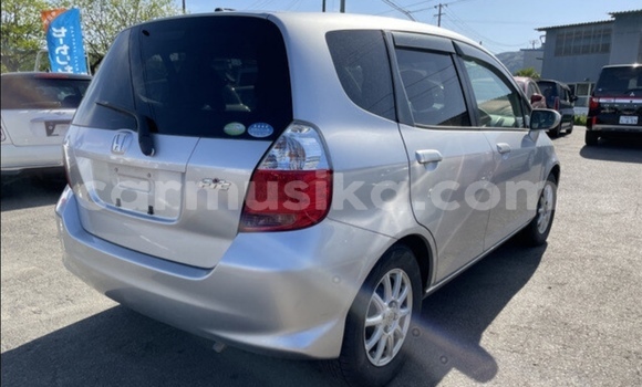 Nunua Ilio tumika Honda Fit Fedha Gari ndani ya Beitbridge nchini Matabeleland Kusini Nunua Ilio tumika Honda Fit Fedha Gari ndani ya Beitbridge nchini Matabeleland Kusini