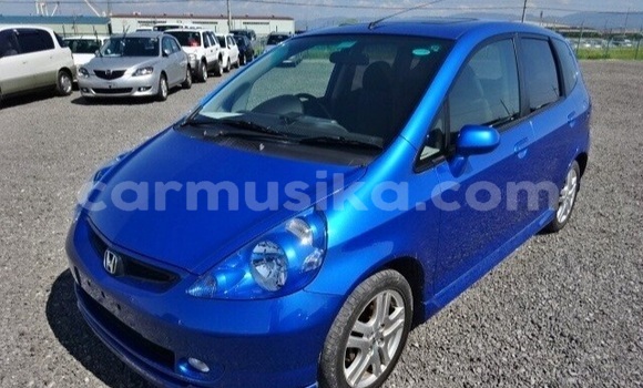 Nunua Ilio tumika Honda Fit Bluu Gari ndani ya Beitbridge nchini Matabeleland Kusini