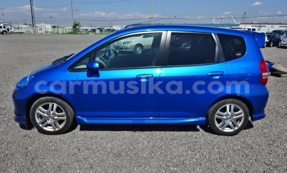 Buy Used Honda Fit Blue Car in Beitbridge in Matabeleland South Buy Used Honda Fit Blue Car in Beitbridge in Matabeleland South