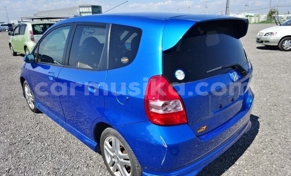 Buy Used Honda Fit Blue Car in Beitbridge in Matabeleland South Buy Used Honda Fit Blue Car in Beitbridge in Matabeleland South