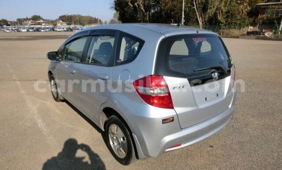 Buy Used Honda Fit Silver Car in Beitbridge in Matabeleland South Buy Used Honda Fit Silver Car in Beitbridge in Matabeleland South