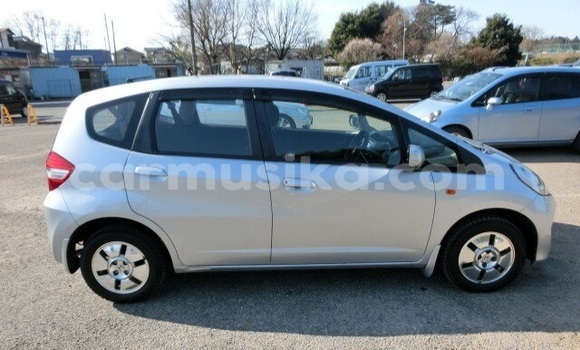 Buy Used Honda Fit Silver Car in Beitbridge in Matabeleland South Buy Used Honda Fit Silver Car in Beitbridge in Matabeleland South