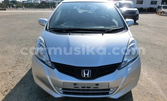 Buy Used Honda Fit Silver Car in Beitbridge in Matabeleland South Buy Used Honda Fit Silver Car in Beitbridge in Matabeleland South