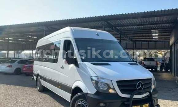 Tenga Tsaru Mercedes-Benz C-Classe Chena Mota in Beitbridge in Matabeleland South