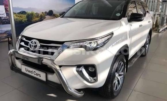 Buy Used Toyota Fortuner White Car in Beitbridge in Matabeleland South Buy Used Toyota Fortuner White Car in Beitbridge in Matabeleland South