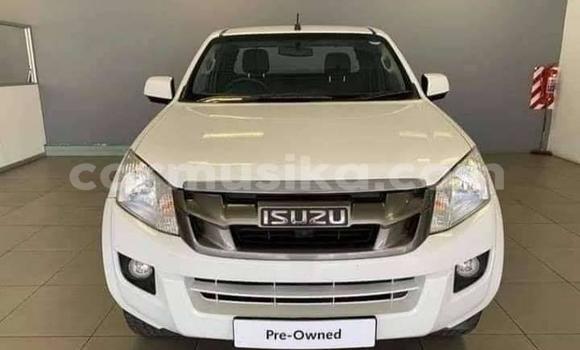 Buy Used Isuzu KB White Car in Beitbridge in Matabeleland South