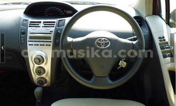 Nunua Ilio tumika Toyota Vitz Nyekundu Gari ndani ya Beitbridge nchini Matabeleland Kusini Nunua Ilio tumika Toyota Vitz Nyekundu Gari ndani ya Beitbridge nchini Matabeleland Kusini