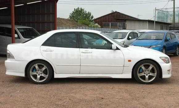 Acheter Occasion Voiture Toyota Altezza Blanc à Beitbridge, Matabeleland South Acheter Occasion Voiture Toyota Altezza Blanc à Beitbridge, Matabeleland South