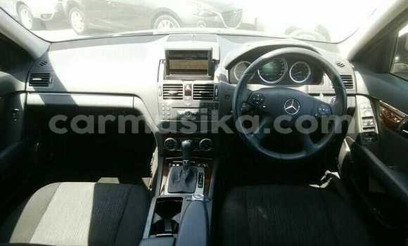 Nunua Ilio tumika Mercedes‒Benz C–Class Nyeusi Gari ndani ya Beitbridge nchini Matabeleland Kusini Nunua Ilio tumika Mercedes‒Benz C–Class Nyeusi Gari ndani ya Beitbridge nchini Matabeleland Kusini