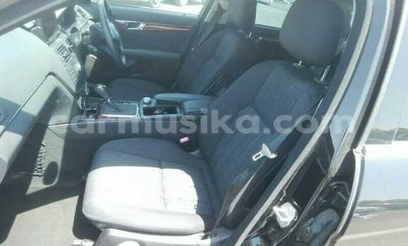 Nunua Ilio tumika Mercedes‒Benz C–Class Nyeusi Gari ndani ya Beitbridge nchini Matabeleland Kusini Nunua Ilio tumika Mercedes‒Benz C–Class Nyeusi Gari ndani ya Beitbridge nchini Matabeleland Kusini