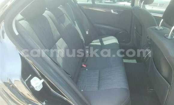 Nunua Ilio tumika Mercedes‒Benz C–Class Nyeusi Gari ndani ya Beitbridge nchini Matabeleland Kusini Nunua Ilio tumika Mercedes‒Benz C–Class Nyeusi Gari ndani ya Beitbridge nchini Matabeleland Kusini