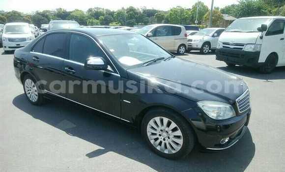 Nunua Ilio tumika Mercedes‒Benz C–Class Nyeusi Gari ndani ya Beitbridge nchini Matabeleland Kusini Nunua Ilio tumika Mercedes‒Benz C–Class Nyeusi Gari ndani ya Beitbridge nchini Matabeleland Kusini