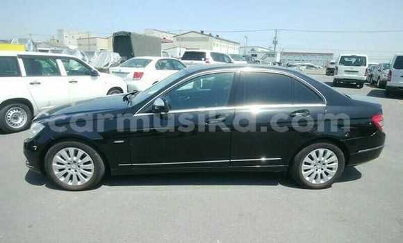 Nunua Ilio tumika Mercedes‒Benz C–Class Nyeusi Gari ndani ya Beitbridge nchini Matabeleland Kusini Nunua Ilio tumika Mercedes‒Benz C–Class Nyeusi Gari ndani ya Beitbridge nchini Matabeleland Kusini